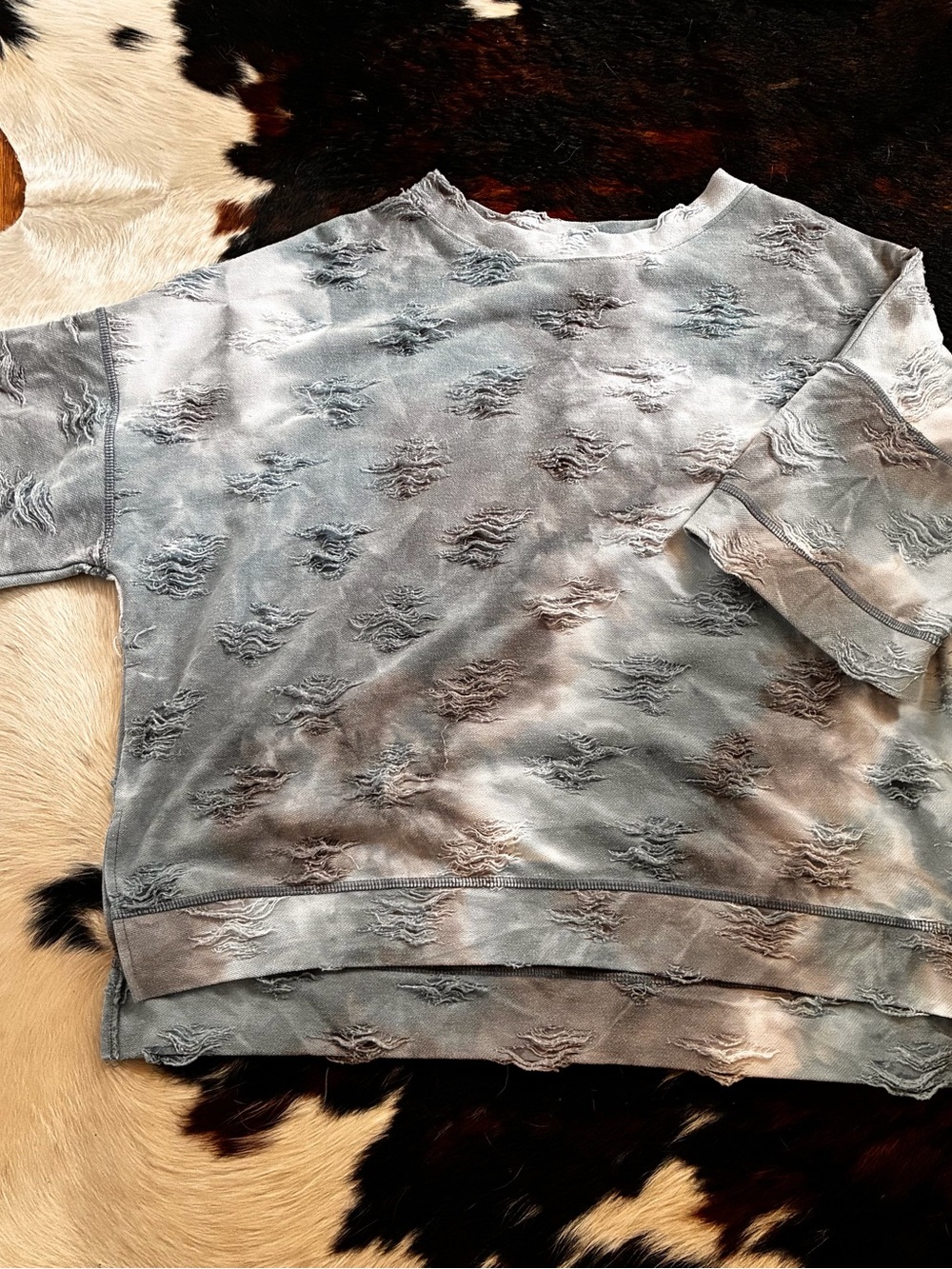 Easel Distressed Tie-Dye Short Sleeve Sweatshirt - Blue